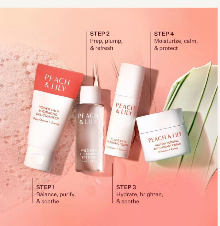 Mi tienda Peach & Lily Glass Skin Discovery Kit con limpiador, esencia, suero y crema hidratante en fondo melocotón.