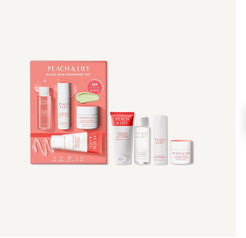 Set de cuidado facial Mi tienda Peach & Lily Glass Skin Discovery con limpiador, esencia, suero y crema hidratante.